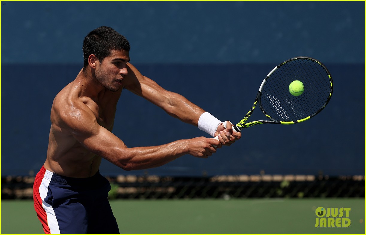 Shirtless Alcaraz An Internet Sensation Grandslamtennisonline 6088